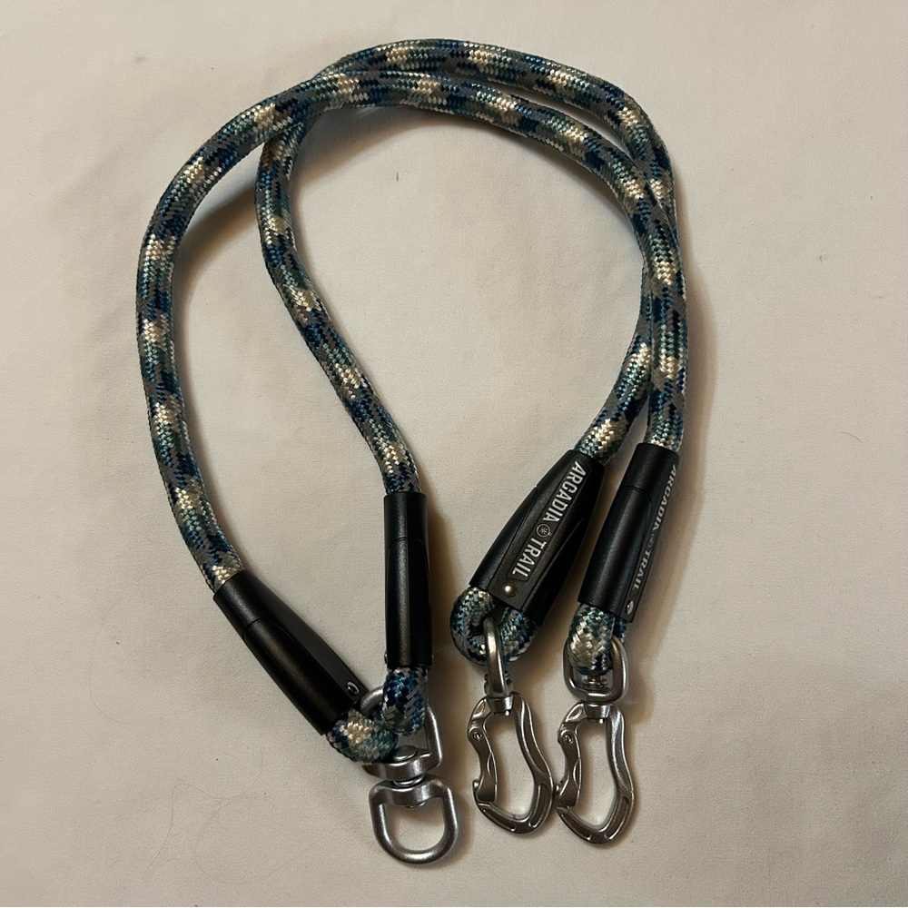 Double Dog Leash